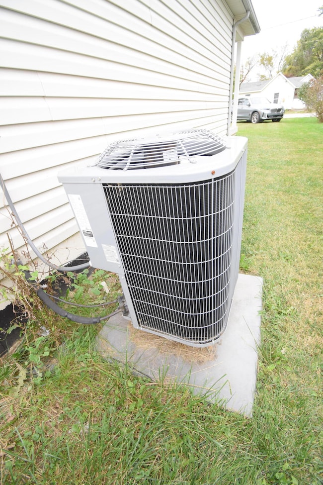 705 E Vine St, Rensselaer, IN 47978 - photo 6