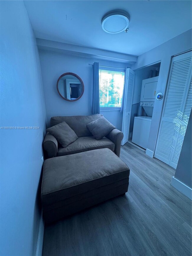 821 SW 2nd St unit 2, Miami, FL 33130 - photo 3