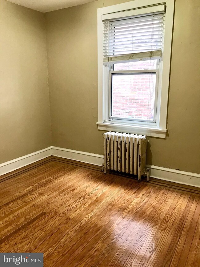 618 W Maple Ave unit 2ND FLOOR, Merchantville, NJ 08109 - photo 6