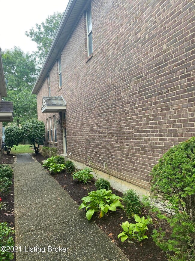 8510 Grand Neptune Dr unit 1803, Louisville, KY 40228 - photo 6