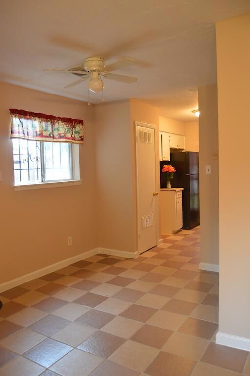 834 Grenshaw St, Houston, TX 77088 - photo 3