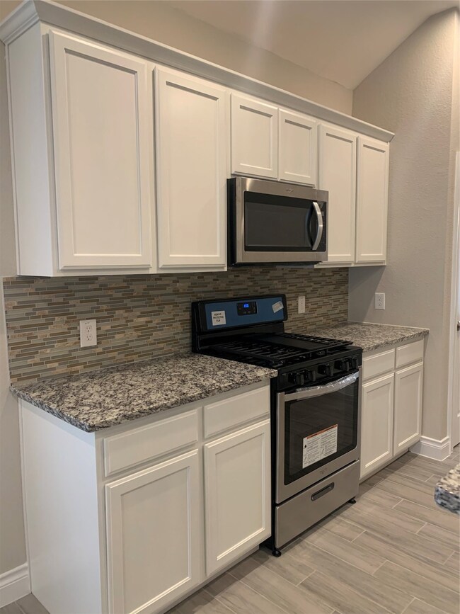 8703 Lanewood Dr, Houston, TX 77016 - photo 4