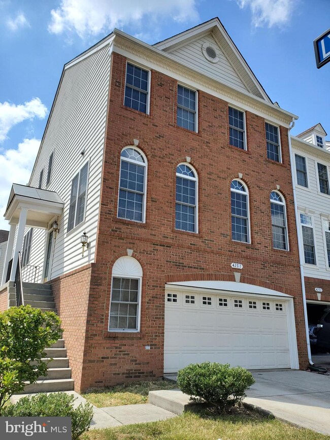 42713 Sandman Terrace, Chantilly, VA 20152 - photo 4