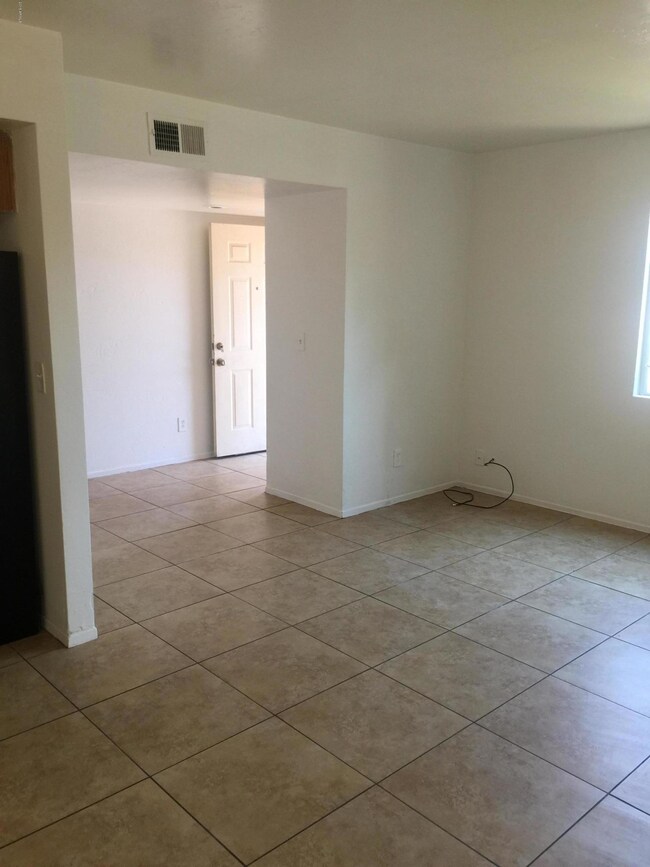 2846 N 46th Ave unit 1, Phoenix, AZ 85035 - photo 5