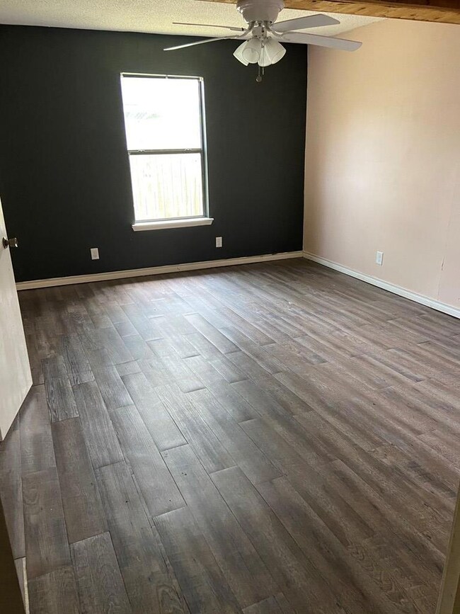 4120 Heatherglen St, Bay City, TX 77414 - photo 7