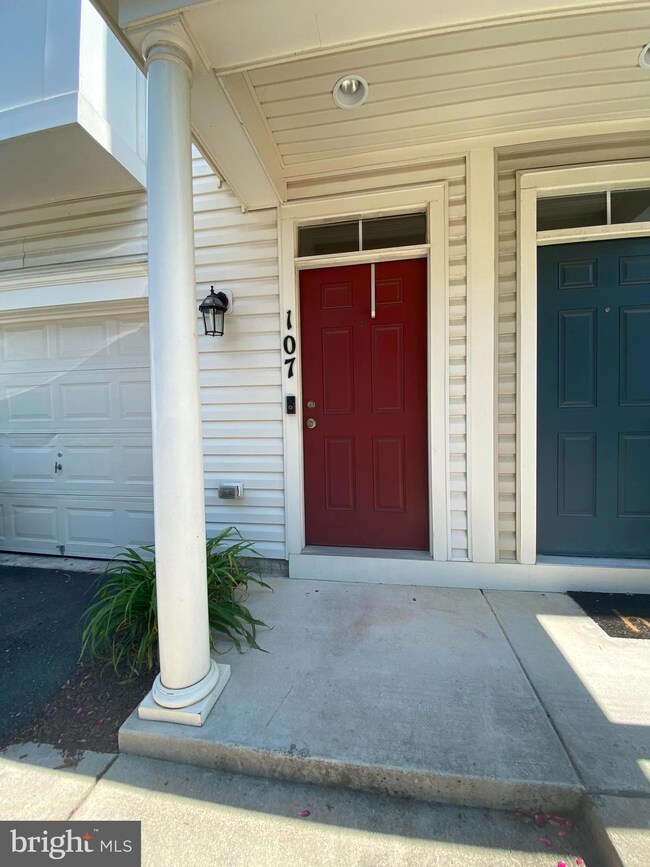 107 Shamrock Dr unit 4114, Stafford, VA 22556 - photo 2