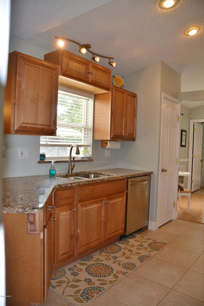 2092 Buescher Hill St, Melbourne, FL 32935 - photo 3