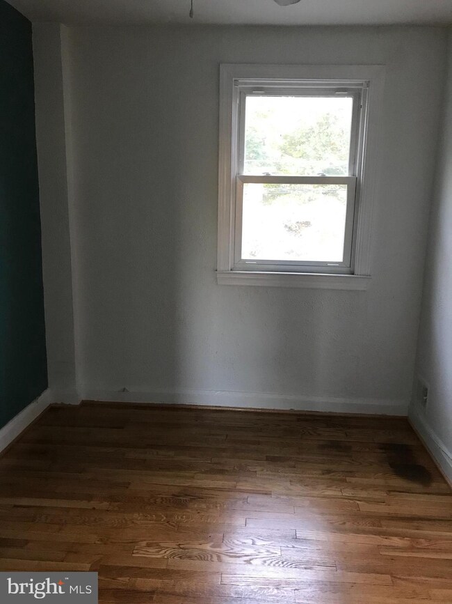 430 Westshire Dr, Catonsville, MD 21228 - photo 5