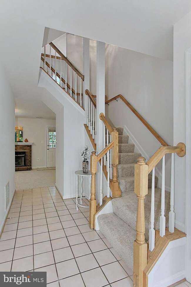 13268 Coppermill Dr, Herndon, VA 20171 - photo 5