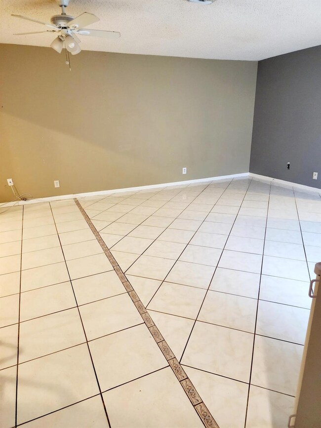 8025 Ambach Way, Hypoluxo, FL 33462 - photo 5