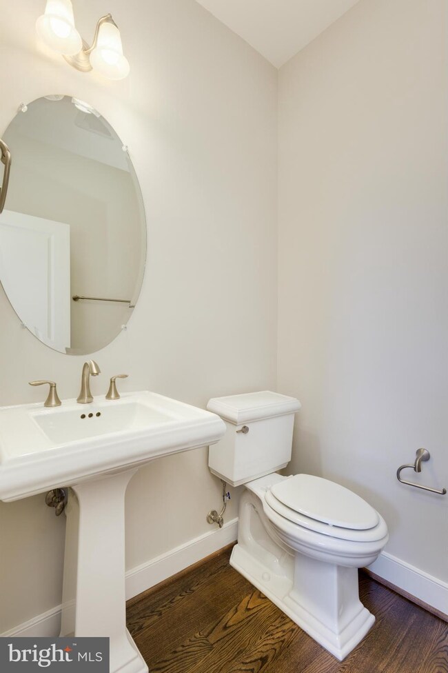 500 Valley Dr SE, Vienna, VA 22180 - photo 6