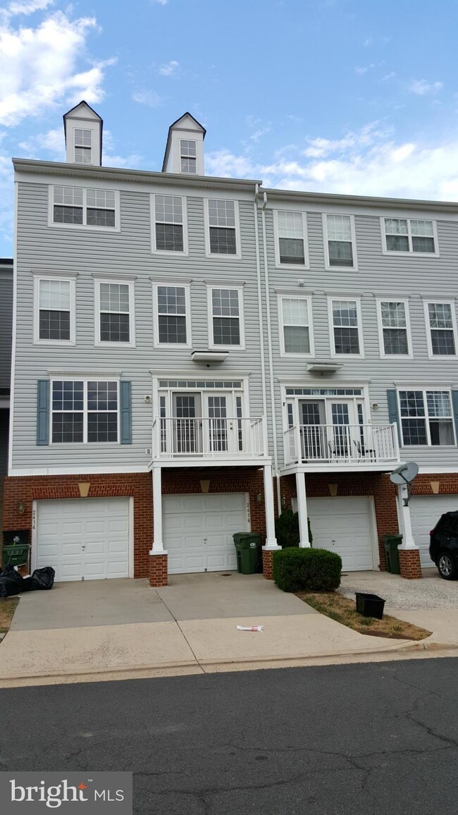 2414 Curie Ct unit 39, Herndon, VA 20171 - photo 2