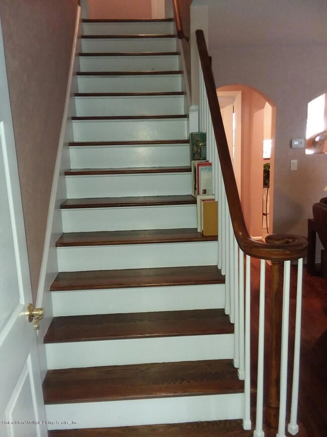 287 College Ave, Staten Island, NY 10314 - photo 4