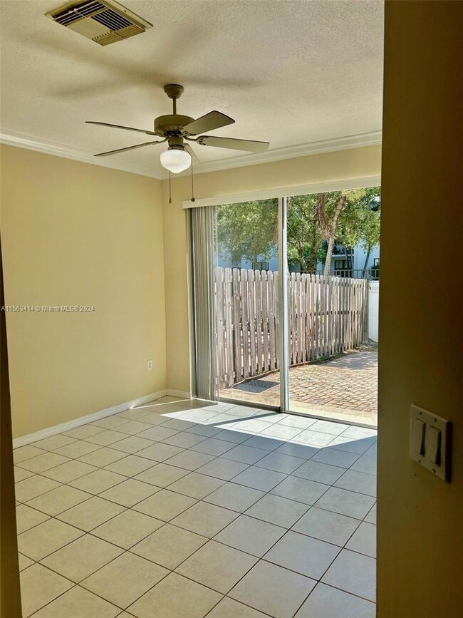 11472 NW 43rd Terrace, Doral, FL 33178 - photo 5