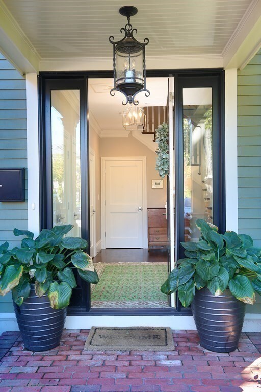 46 Mount Vernon St unit 1, Cambridge, MA 02140 - photo 2