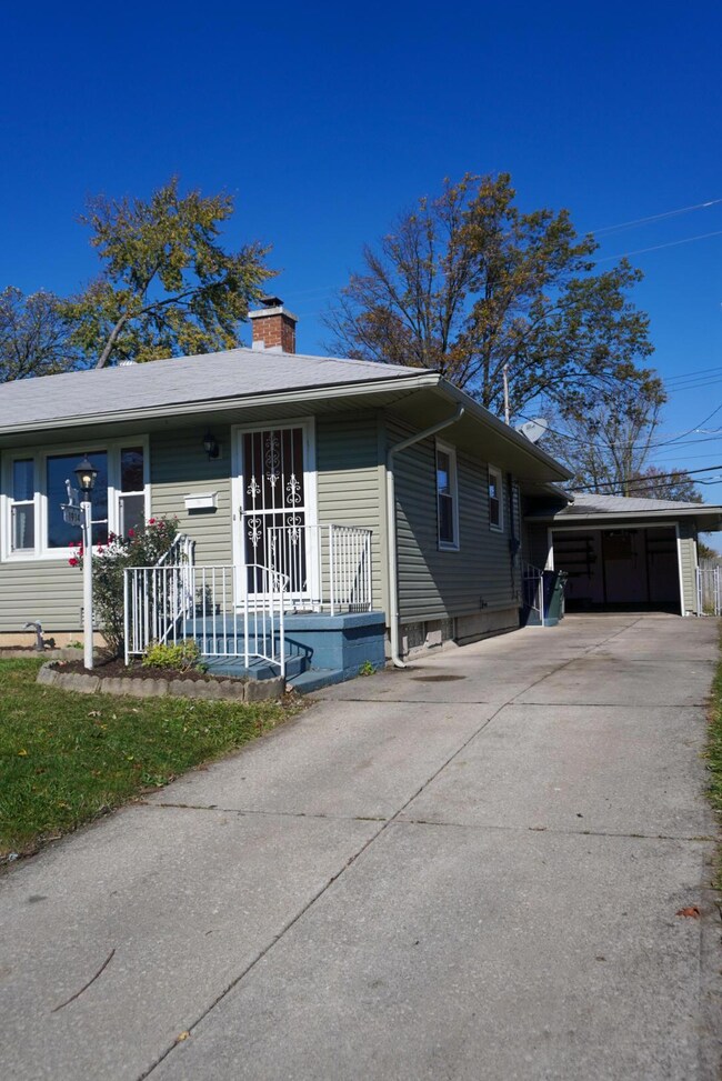 1914 Fenton St, Columbus, OH 43224 - photo 3