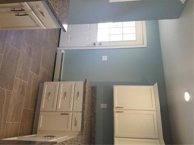 Beautiful kitchen with granite...