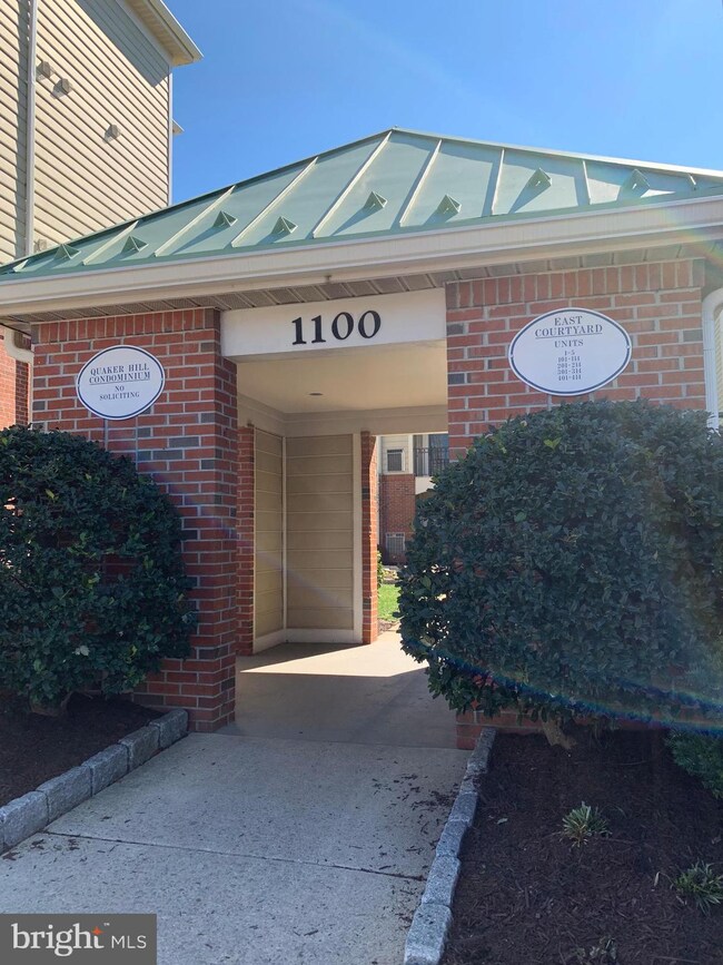 Quaker Hill Community unit 307, Alexandria, VA 22314 - photo 2