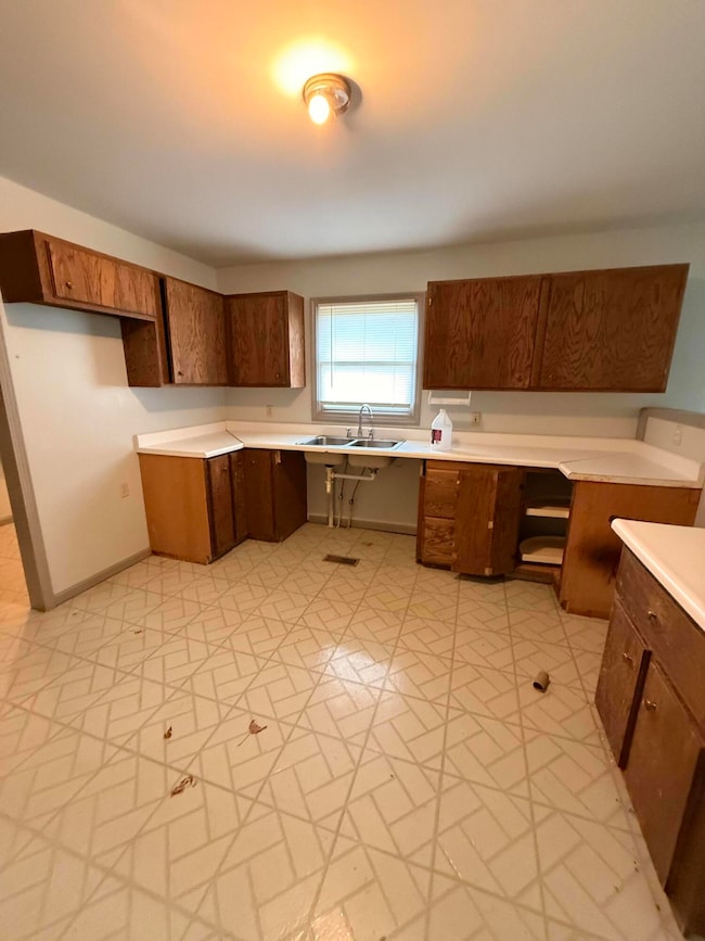 543 N Dennis Rd, Ludington, MI 49431 - photo 5