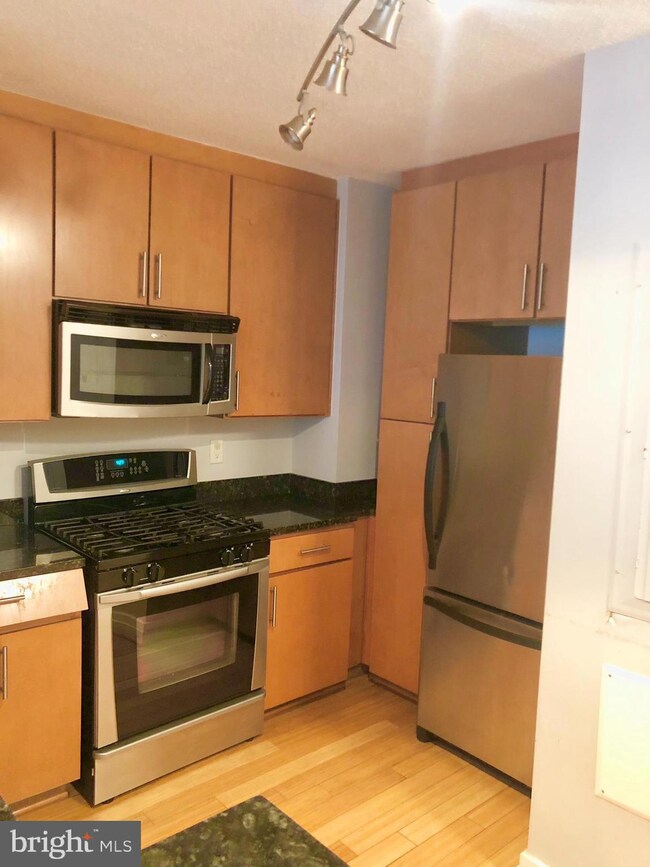 915 E St NW unit 502, Washington, DC 20004 - photo 6