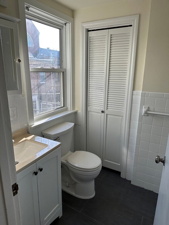 5 Grimes St unit 2, Boston, MA 02127 - photo 2