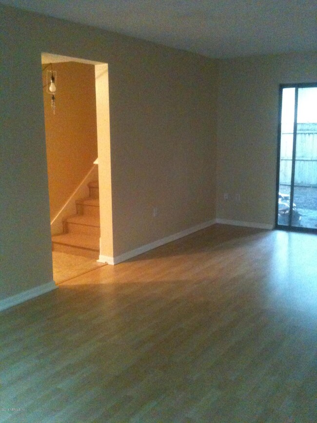 721 Oaks Manor Ct, Jacksonville, FL 32211 - photo 6