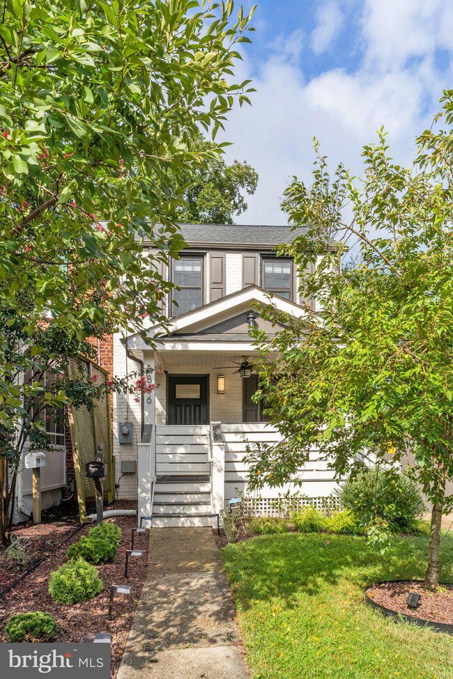 5836 Edgehill Dr, Alexandria, VA 22303 - photo 4