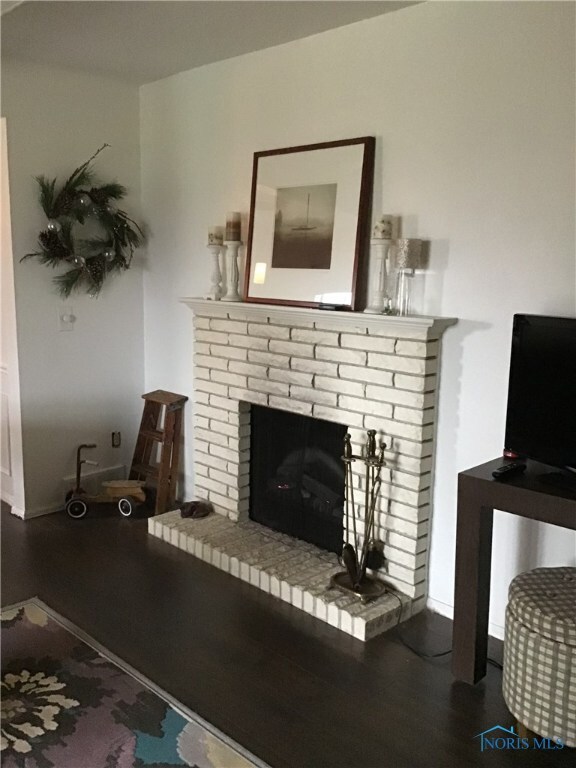LR fireplace