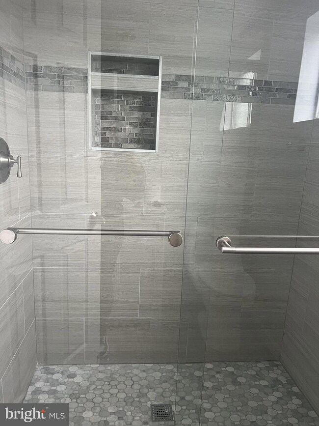 2704 Hughes Rd, Adelphi, MD 20783 - photo 5