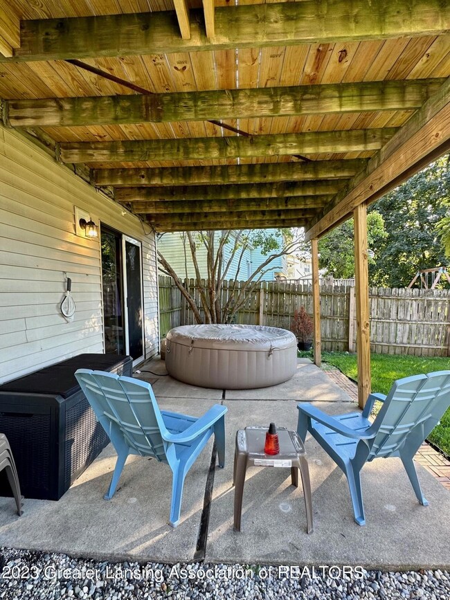 442 Jade Dr, Lansing, MI 48917 - photo 7