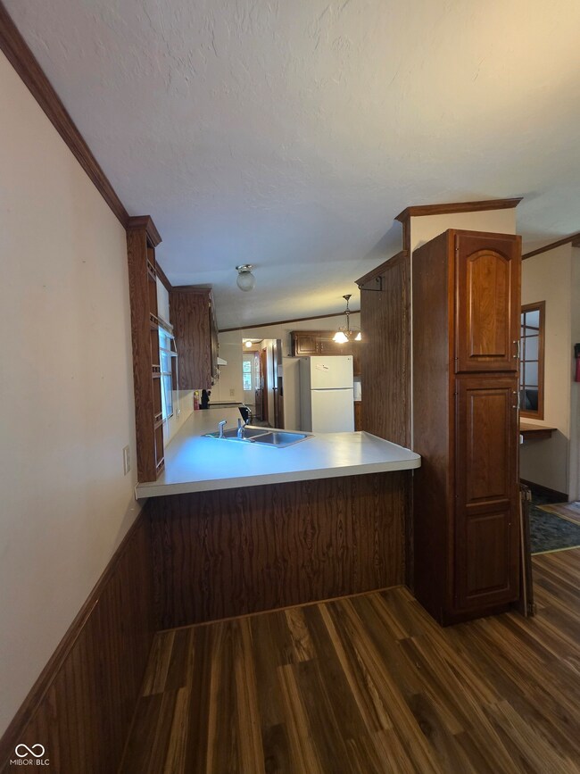 3955 Deer Ct, Columbus, IN 47201 - photo 6