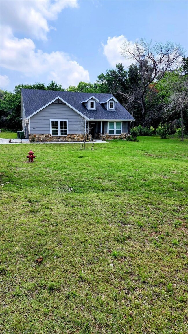 147 Cooper Ct, Springtown, TX 76082 - photo 2