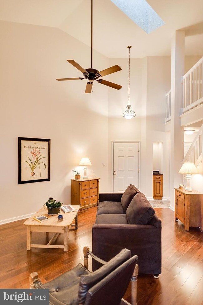 1304F Garden Wall Cir unit 107, Reston, VA 20194 - photo 2