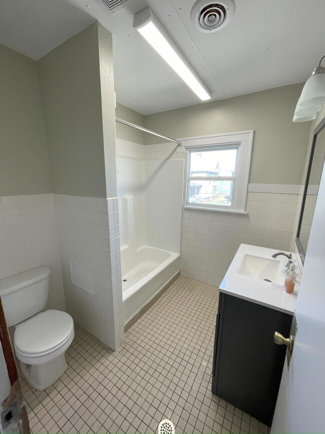 207 1st Ave SW, Austin, MN 55912 - photo 3