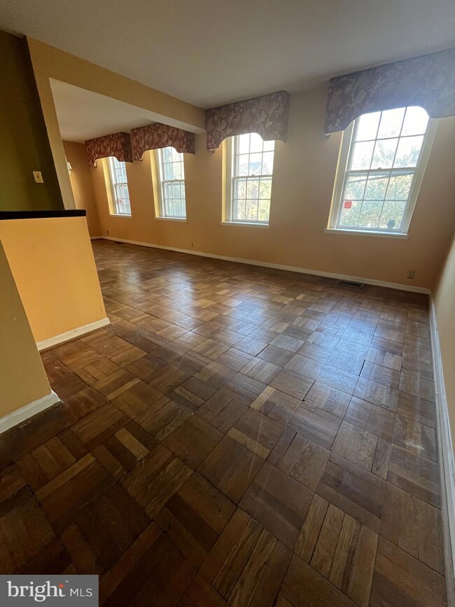 3940 Langley Ct NW unit 631, Washington, DC 20016 - photo 4