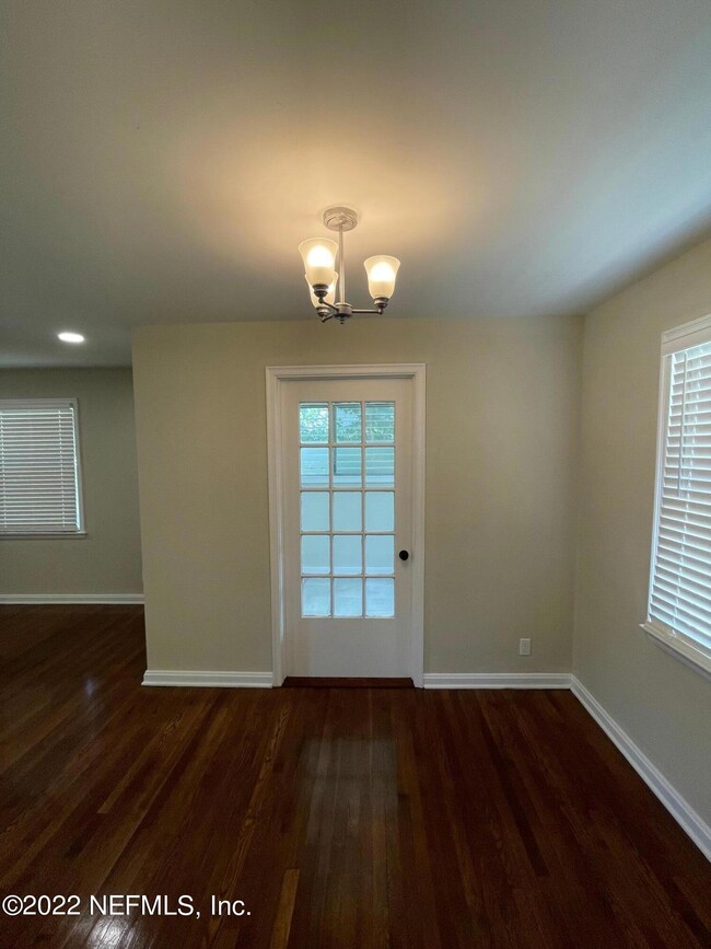 4520 Sunderland Rd, Jacksonville, FL 32210 - photo 7