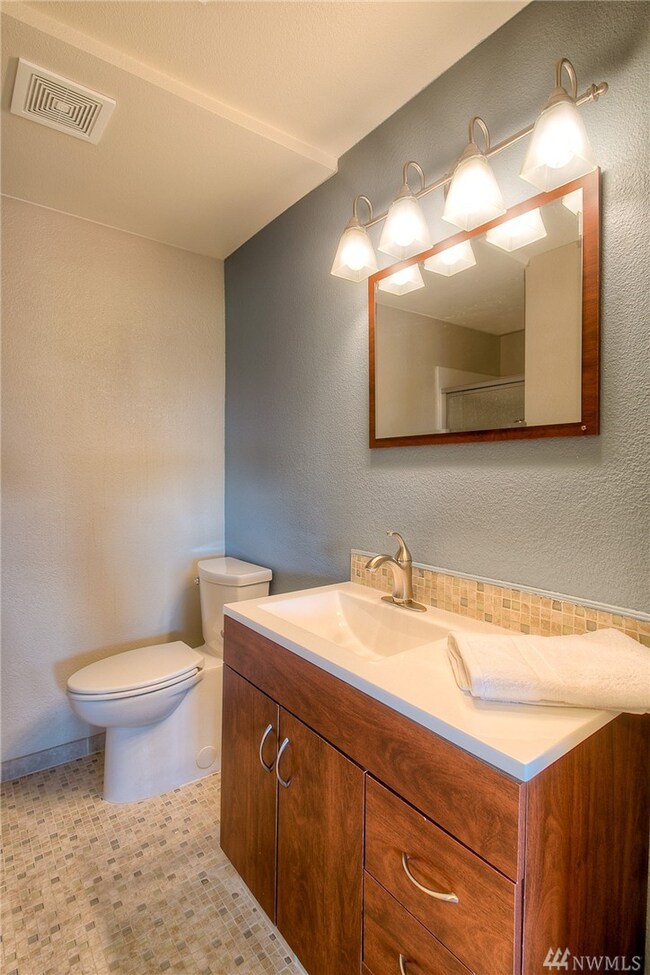 207 Hi Crest Dr, Auburn, WA 98001 - photo 3