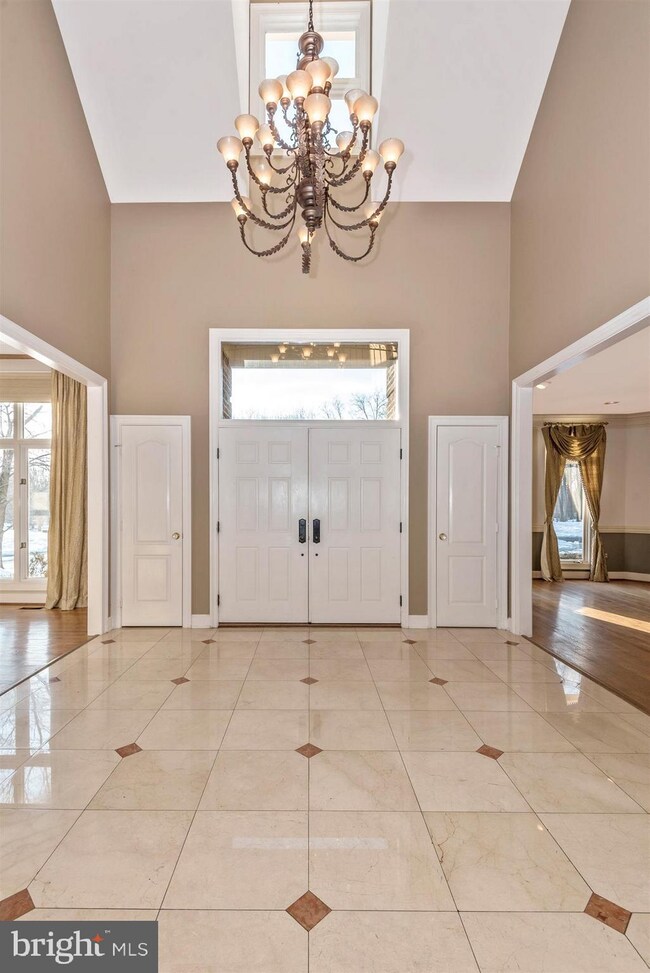 9902 Avenel Farm Dr, Potomac, MD 20854 - photo 7