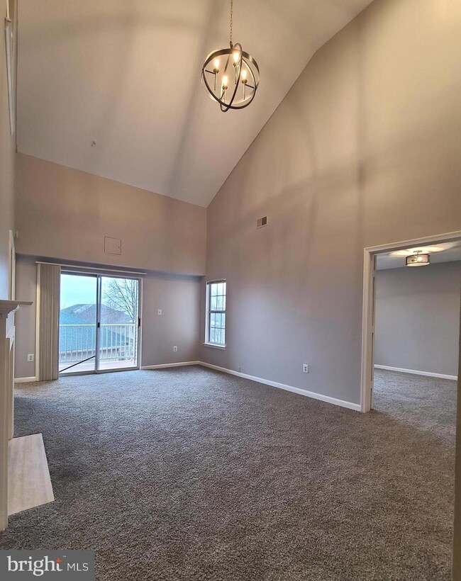 1037 Gardenview Loop unit 403, Woodbridge, VA 22191 - photo 4