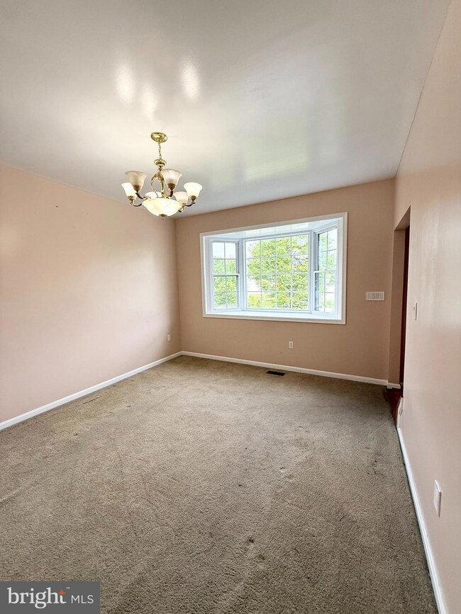 10 Karendale Ct, Windsor Mill, MD 21244 - photo 7