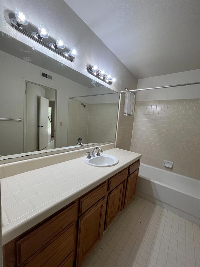 763 E Robin Ln, Fresno, CA 93730 - photo 6