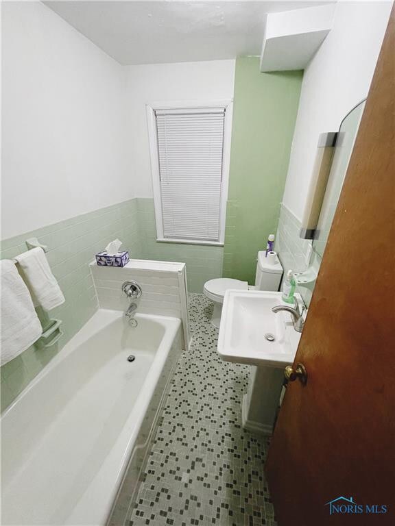 1954 Barrows St, Toledo, OH 43613 - photo 6