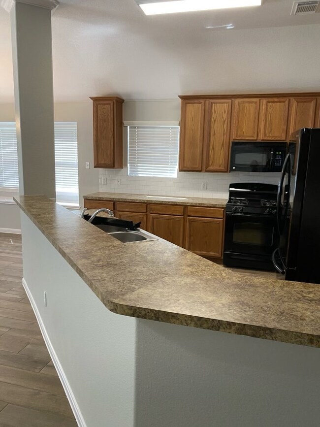 30514 N Sulphur Creek Dr, Magnolia, TX 77355 - photo 6