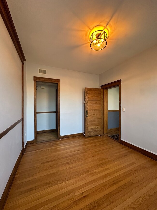 1949 W Grace St unit 2E, Chicago, IL 60613 - photo 6