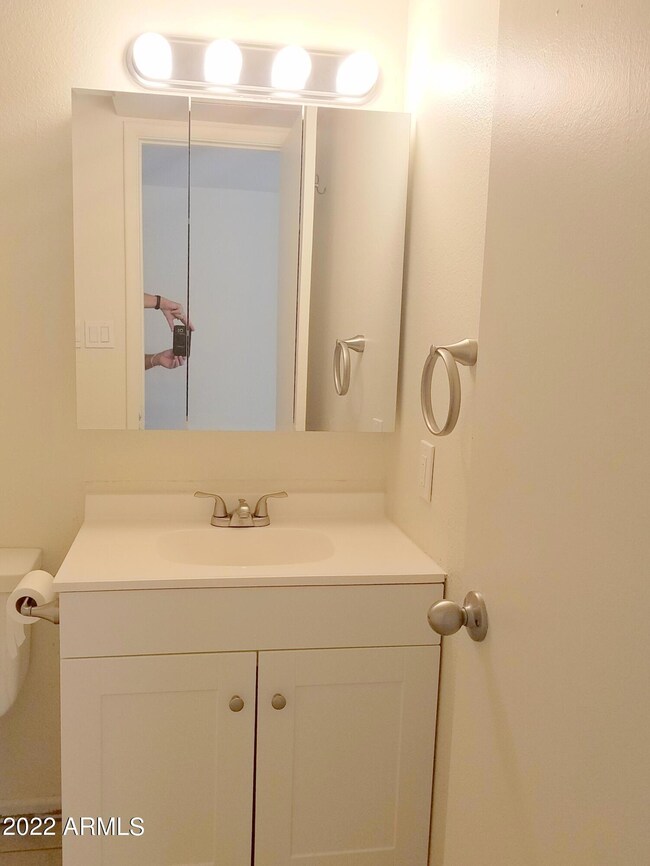 1026 Redfield Bath2