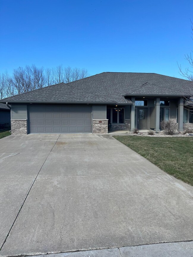 1506 28th St SW, Austin, MN 55912 - photo 2