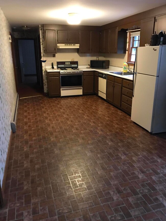 8 Mariner Cir, Cotuit, MA 02635 - photo 5