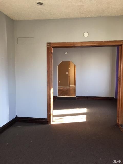 301 N 2nd St, Allentown, PA 18102 - photo 4