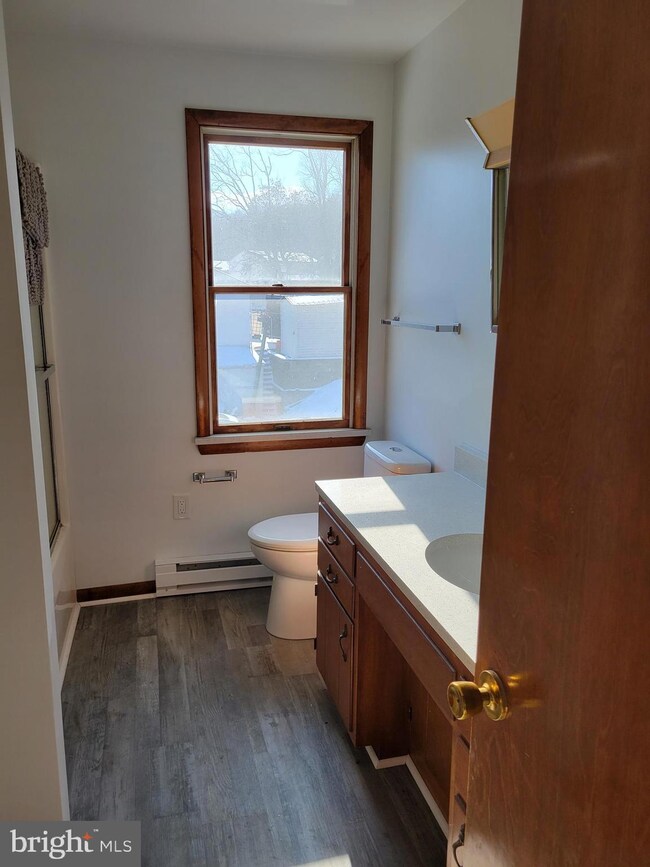 1801 S Main St unit 7 2ND FLOOR, Bechtelsville, PA 19505 - photo 4