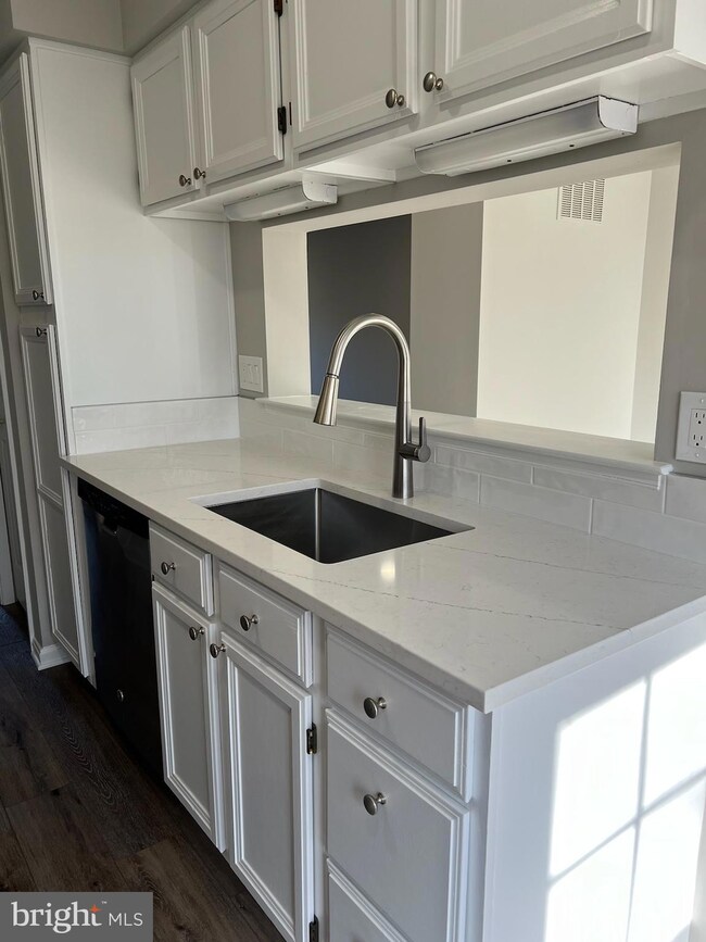 15471 Windsong Ln, Dumfries, VA 22025 - photo 6